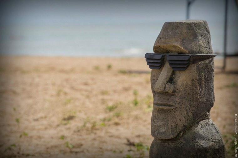 Статуи обросшие мхом