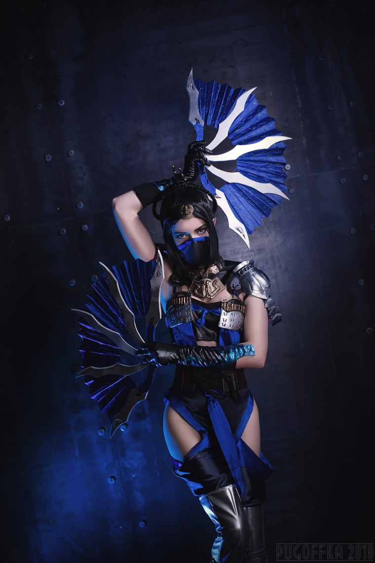 Китана из мортал комбат