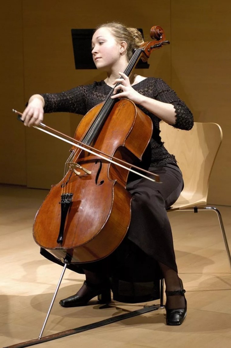 Nana виолончелистка
