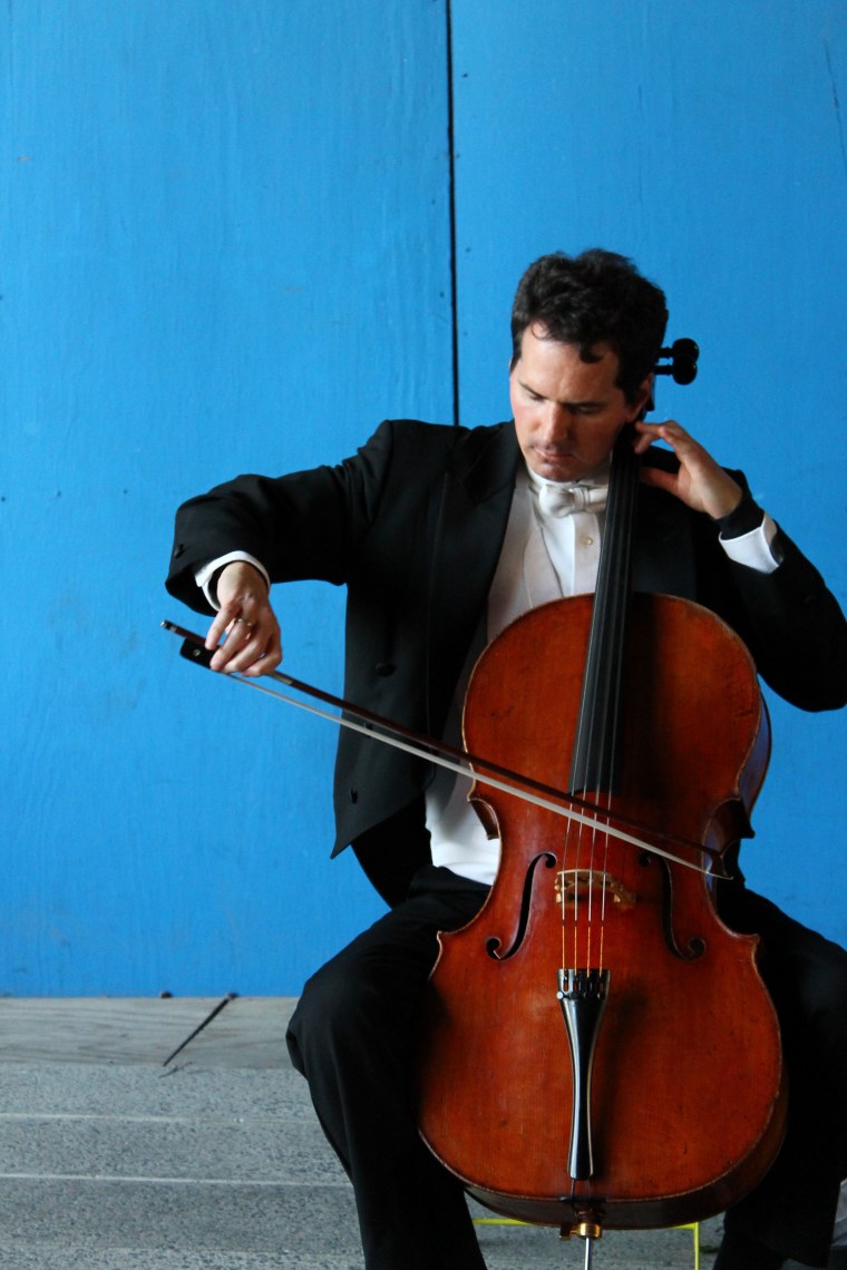 Павел Гомзяков виолончель