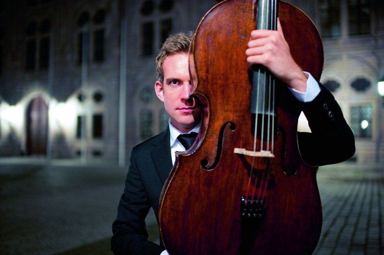 Томаса Икинса виолончелист