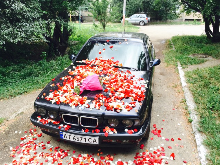 БМВ е34 с цветами