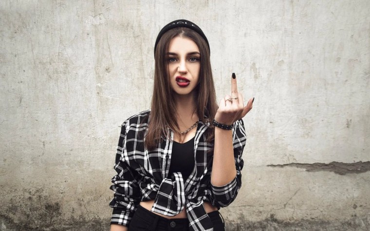 Фак на черном фоне