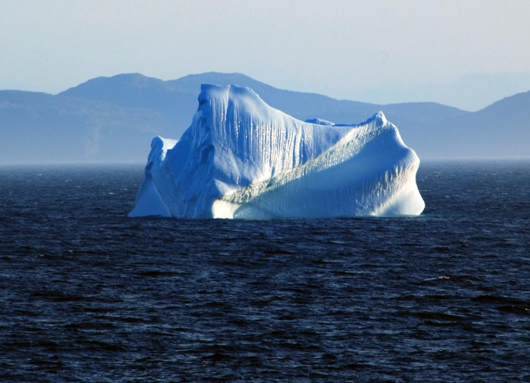 Глыба айсберга