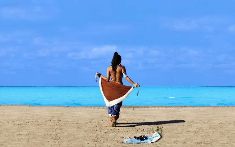 Пляж с людьми красивыми