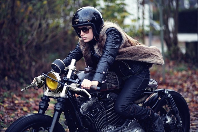 Селена Романова байкер