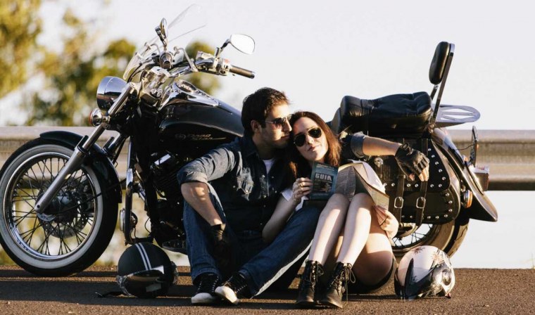 Девушка байкер