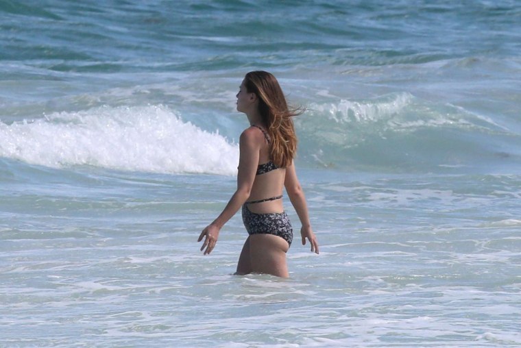 Мелисса Беноист в купальнике