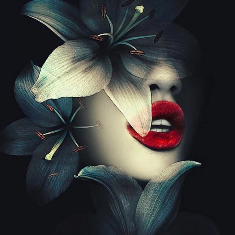 Красивая женщина в шляпе