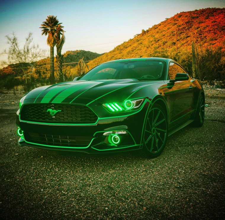 Ford Mustang 2015 зеленый