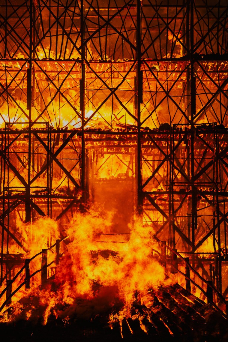 Днепр горит МЧС