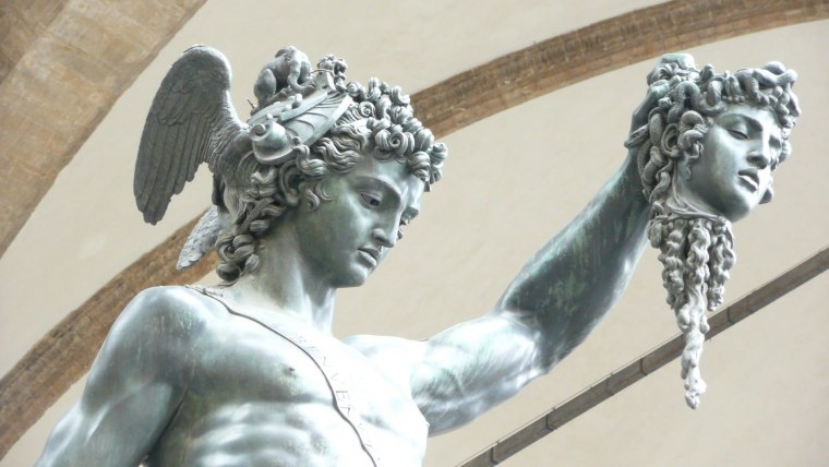 Статуя неон