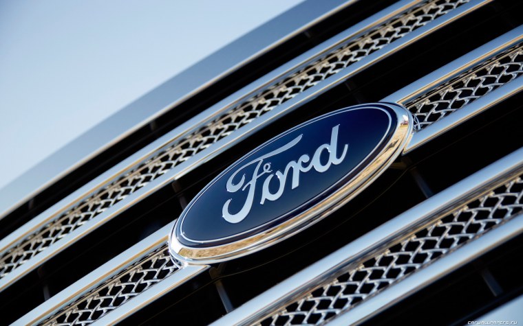 Форд фокус 2 надпись