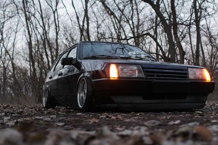 ВАЗ 2109 красная тонированная