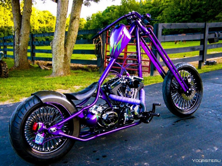 Мотоцикл Harley Davidson чоппер