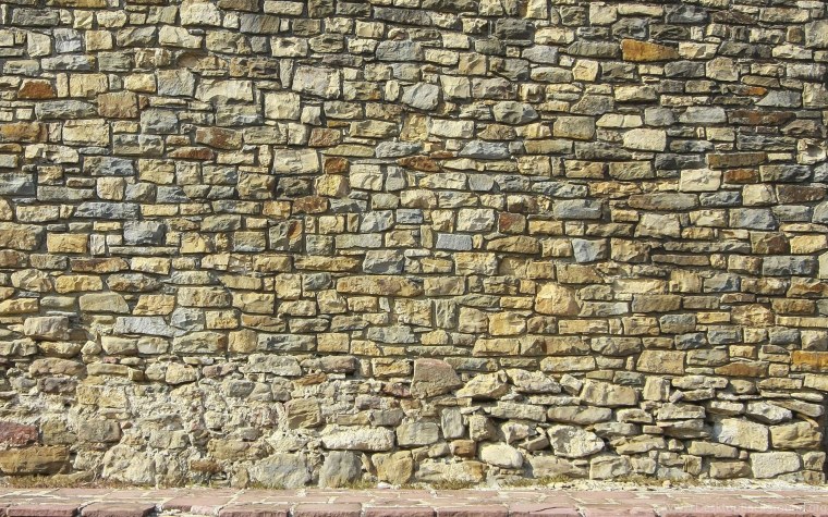 Каменная стена