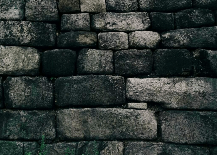 Каменная стена