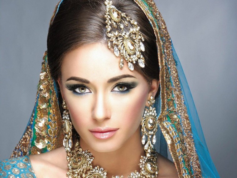 Красивые восточные глаза