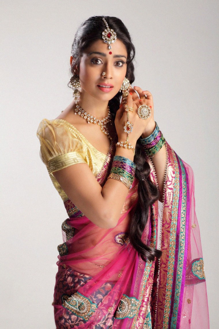 Шрия Саран в Сари