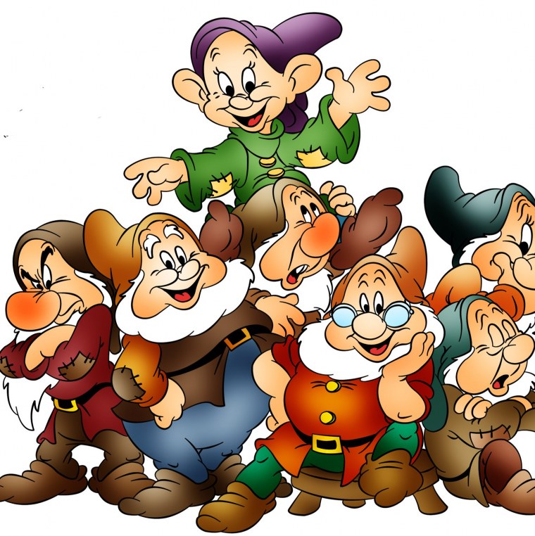 Гномик в желтой одежде