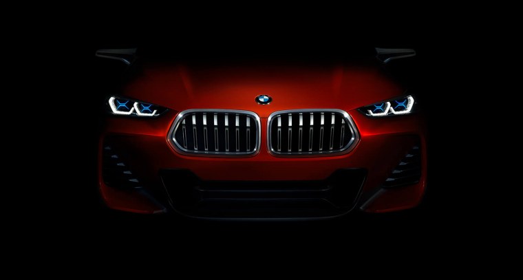 Красные фары Mercedes