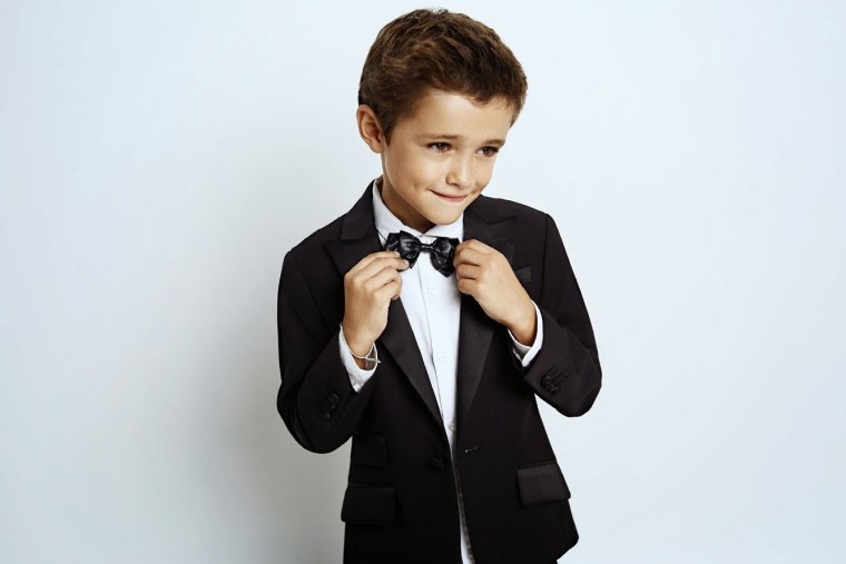 Маленькие джентльмены с цветами