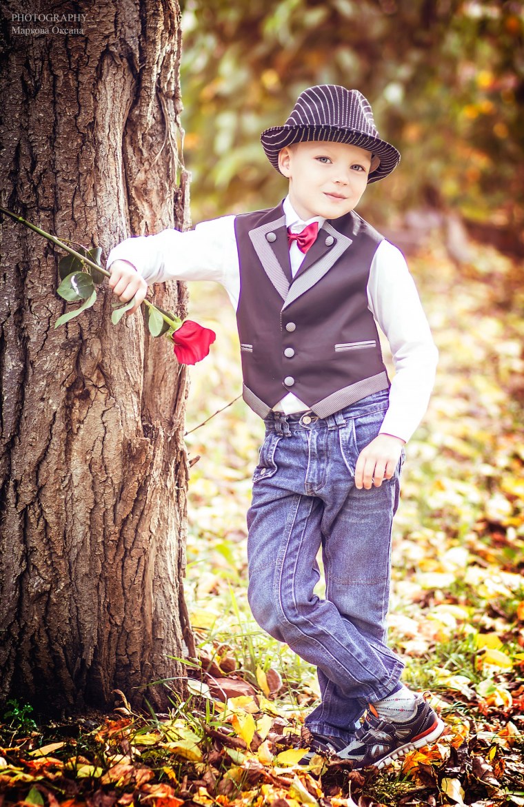 Мальчик с цветами