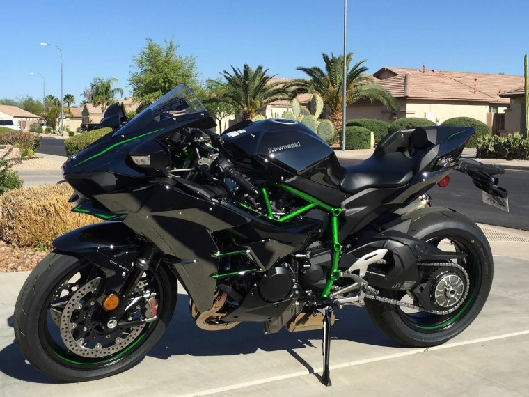 Спортивный мотоцикл Кавасаки