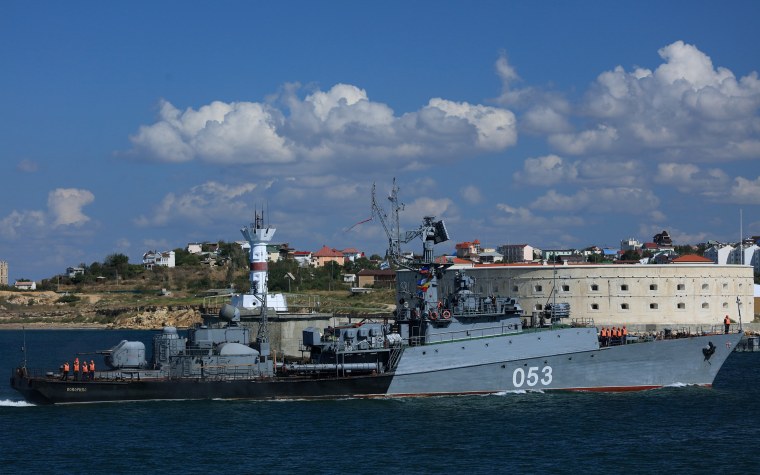 Военный линкоры Петр Великий