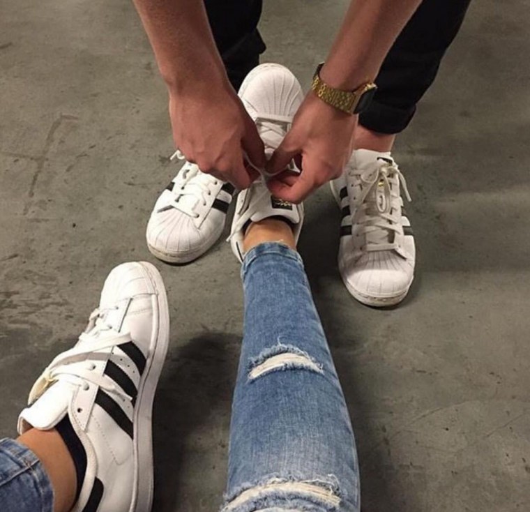 Парень в адидасе