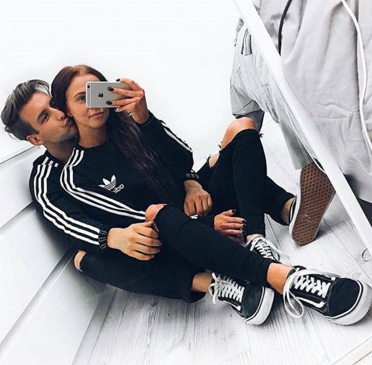 Парень в адидасе