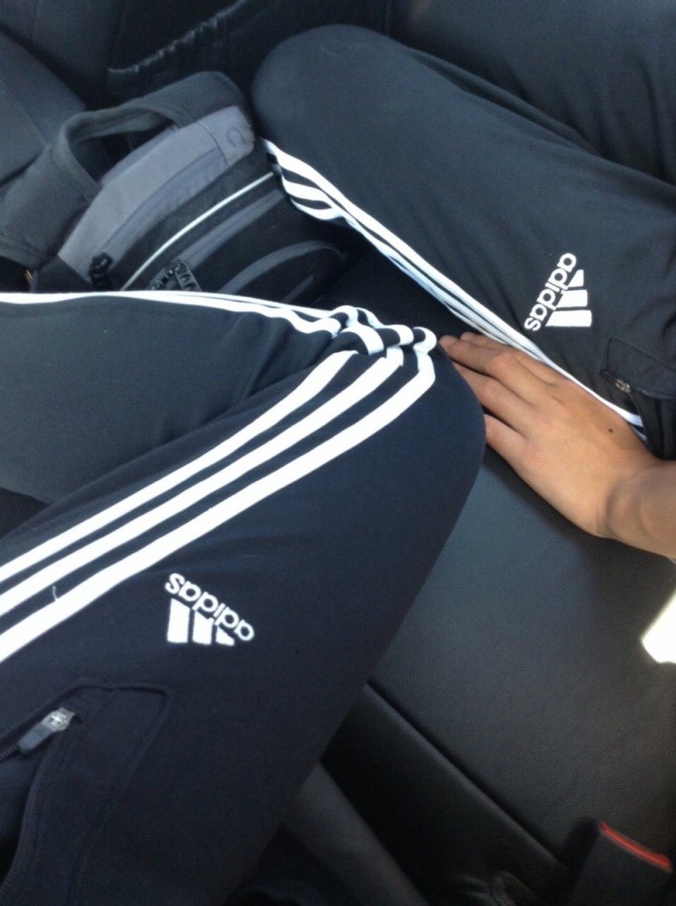 Девушка с парнем в адидасе без лица