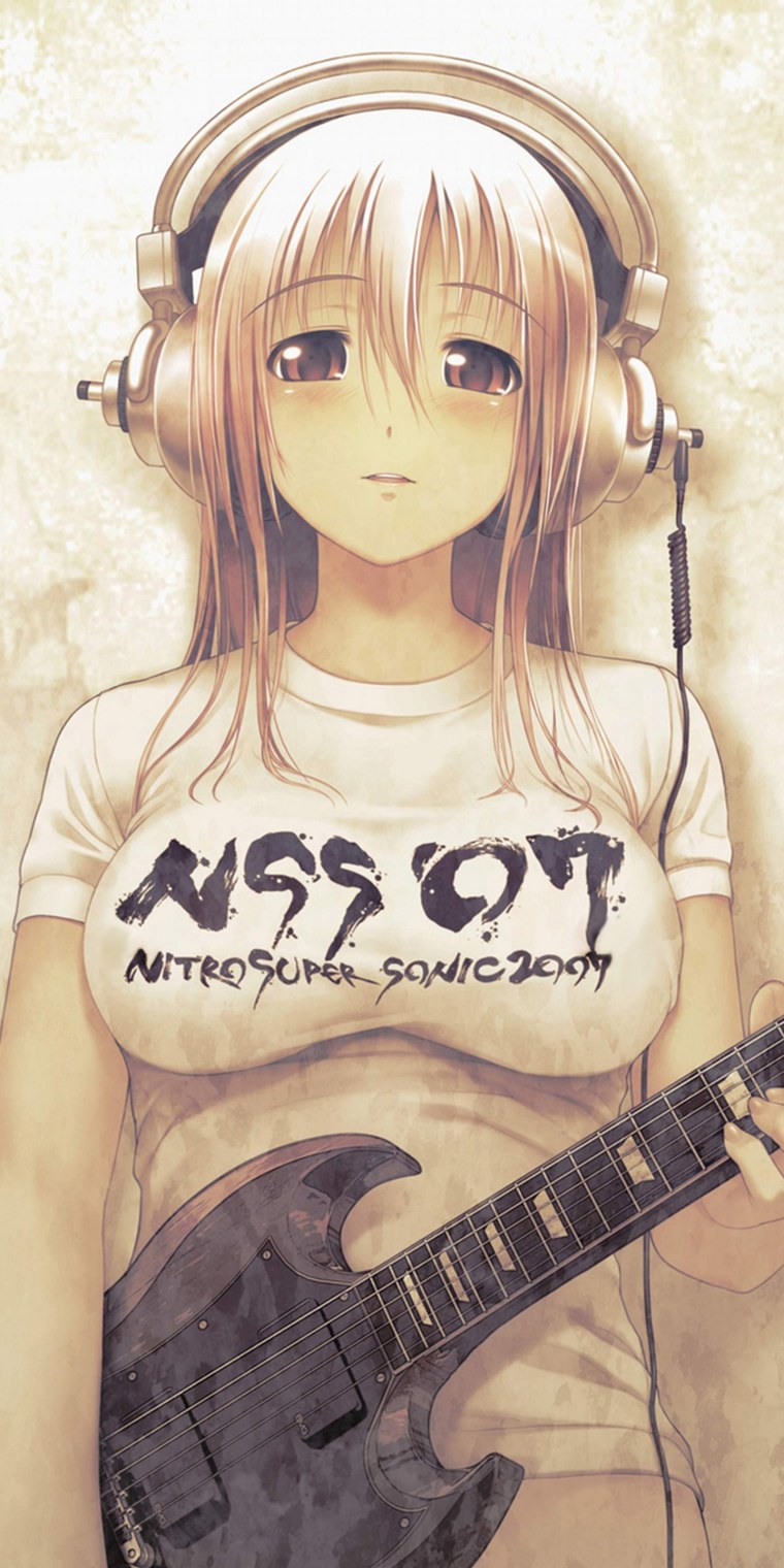 Аниме девушки с гитарой и в наушниках