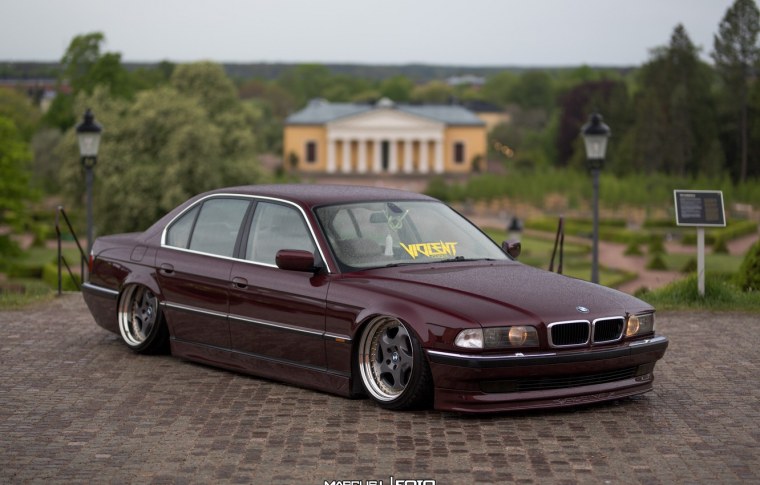 BMW e38 740i