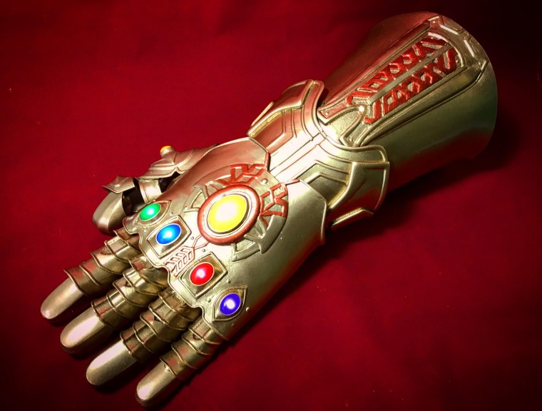 Галактус с перчаткой бесконечности