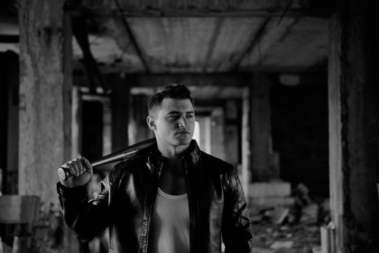 Крутой парень хулиган