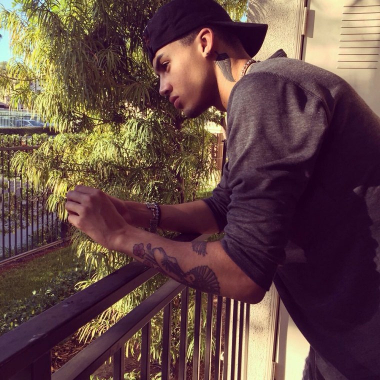 Красивые парни хулиганы