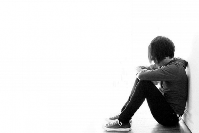 Девочка на качелях