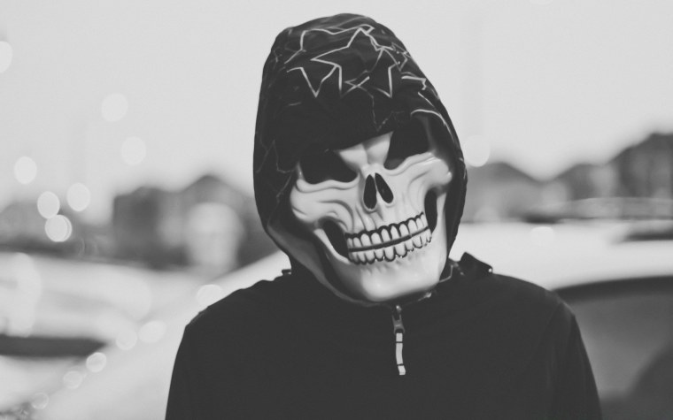 Мужчина с пистолетом