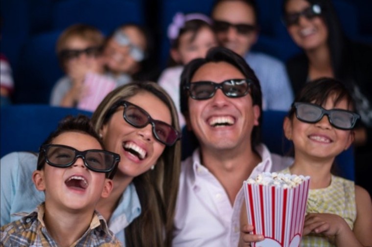 Дети в кинотеатре