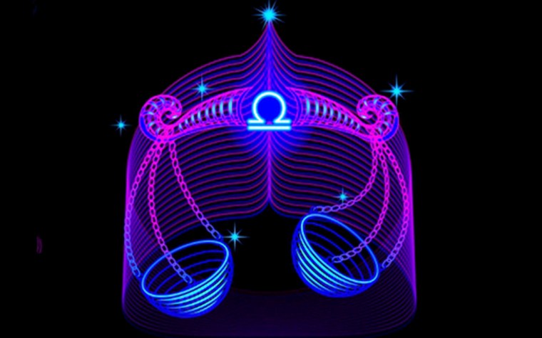 Весы красивые