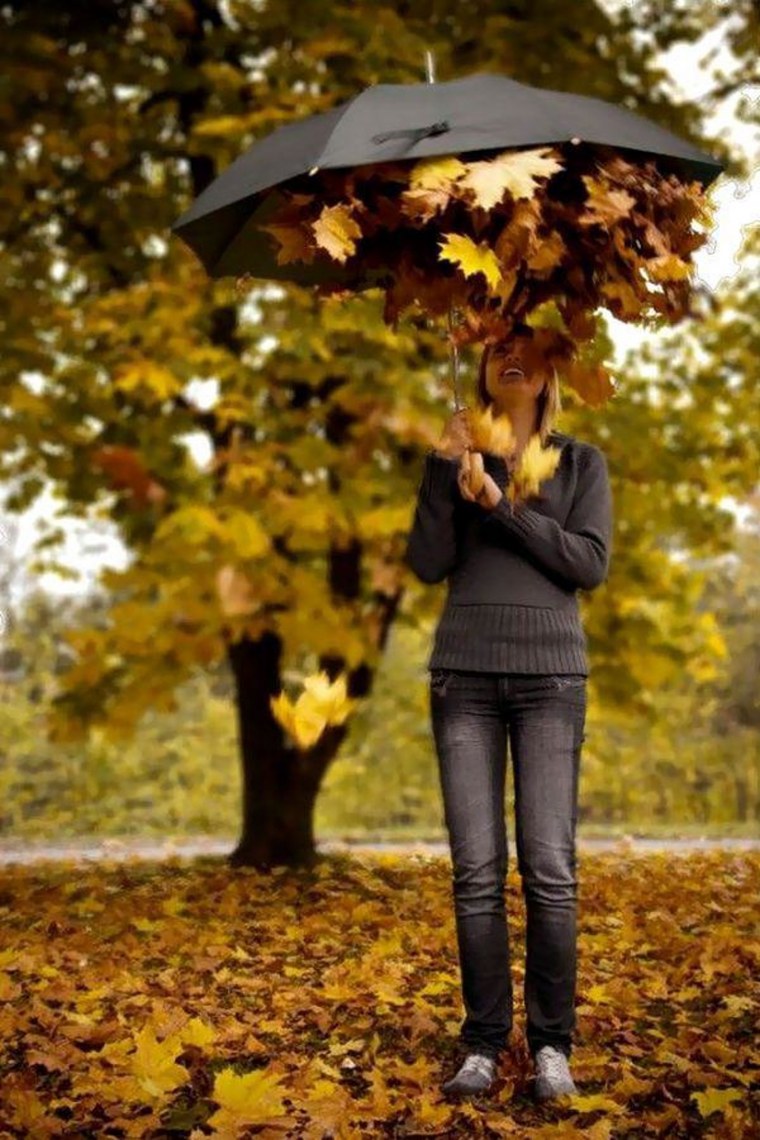 Осенняя фотосессия с зонтом