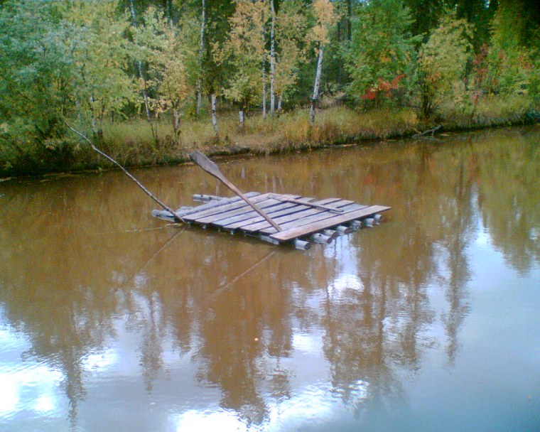 Деревянный плот