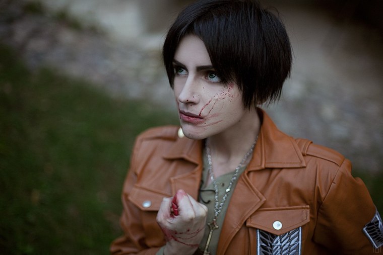 Косплей на Эрена Йегера