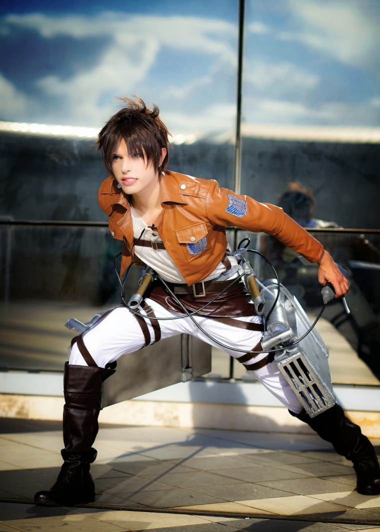 Атака титанов косплей Эрен Титан