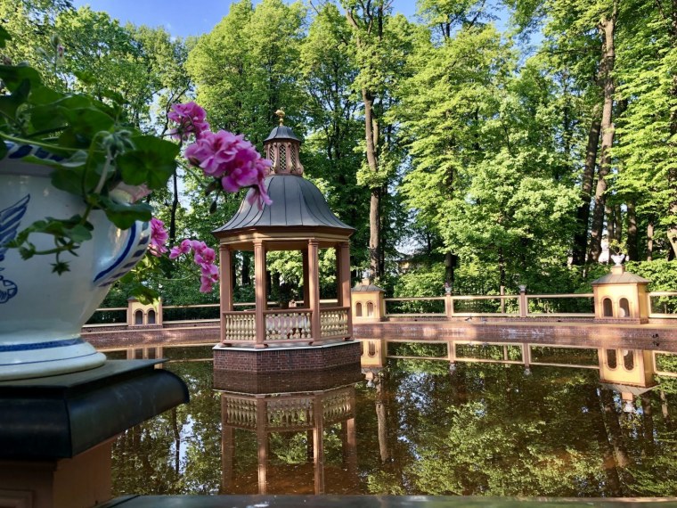 Парк летний сад в Санкт-Петербурге вечером