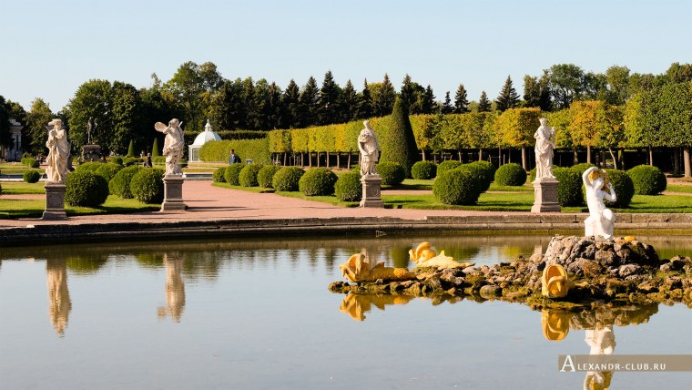 Петергоф в Санкт-Петербурге верхний парк