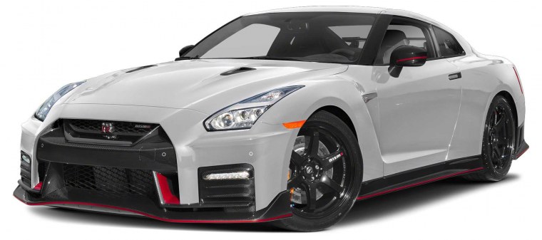 Nissan gt-r r35 на белом фоне