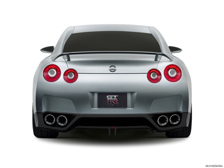 Ниссан ГТР 2005