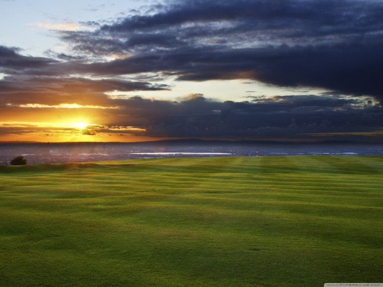 Пустыня синее небо